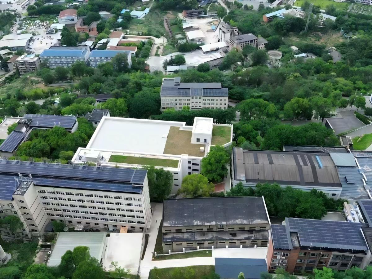 重庆市工业高级技工学校1000KW分布式光伏电站